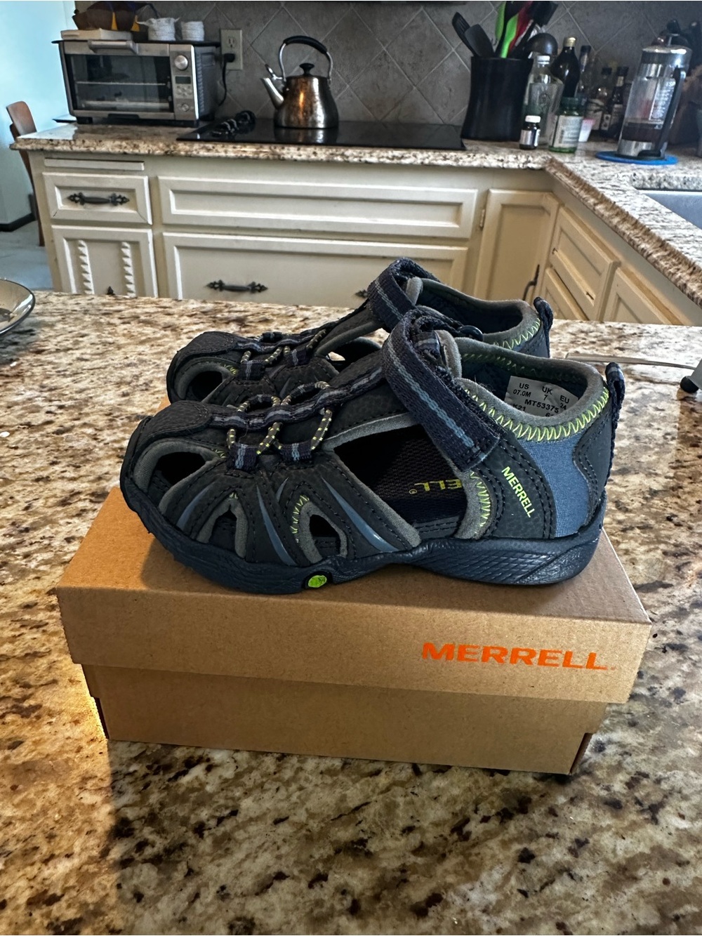 Merrell Kids Navy and Gray Closed-Toe Active Sandals - Picture 2 of 9